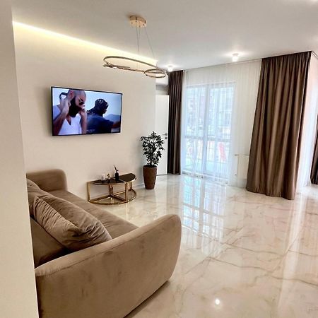 Жк Great Britain Apartment リヴィウ エクステリア 写真
