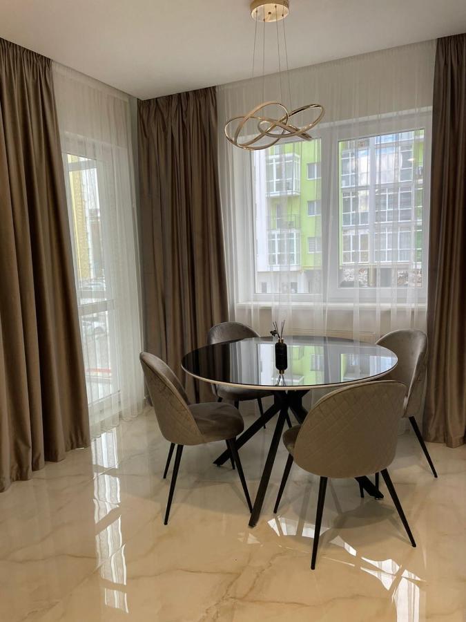 Жк Great Britain Apartment リヴィウ エクステリア 写真