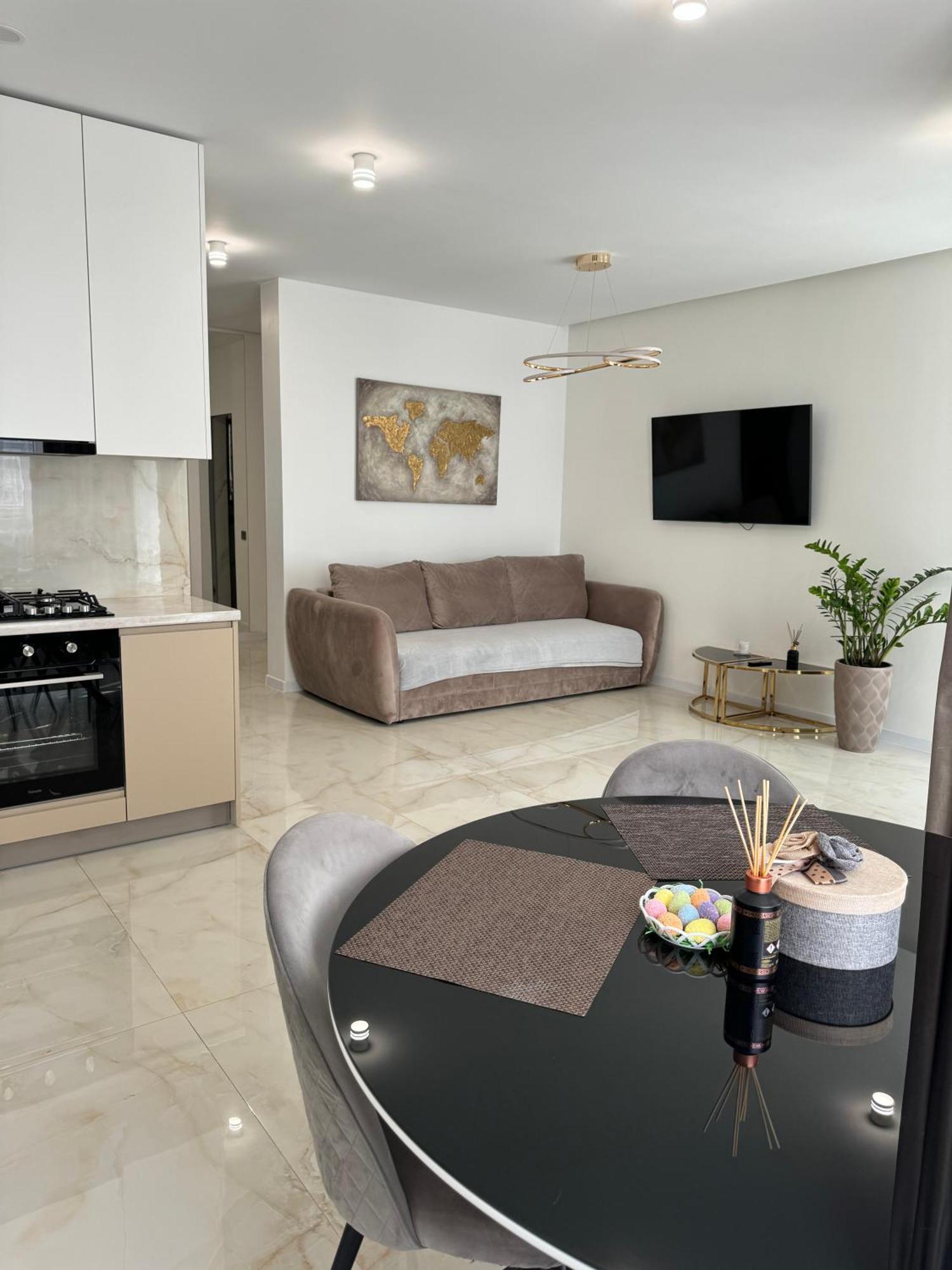 Жк Great Britain Apartment リヴィウ エクステリア 写真